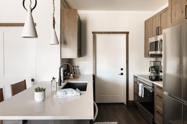 Fridge, microwave, oven, stovetop