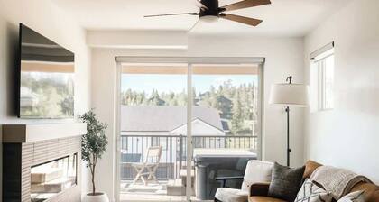 New Modern Charm | Hot Tub | Deck Views! | Fraser