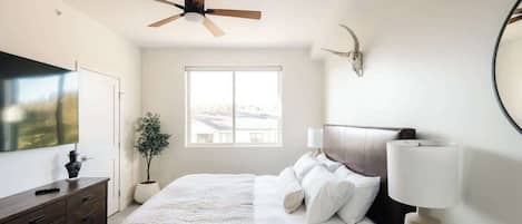 2 habitaciones, tabla de planchar con plancha, wifi y ropa de cama