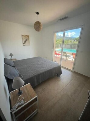 3 bedrooms, iron/ironing board, WiFi
