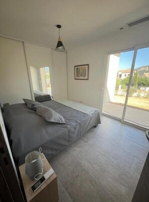 3 dormitorios, tabla de planchar con plancha, wifi
