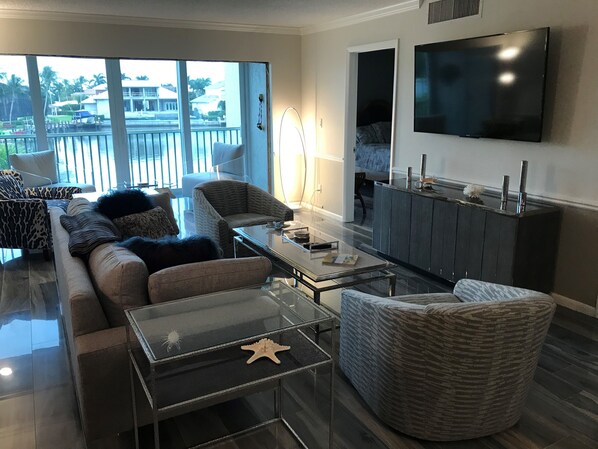 Living area - Dock your boat or hit the pool or beach @ 3 bedroom, 2 bath, bay-front condo. (Naples)