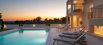 Luxury Villa Morus with pool 50m2, gym, family, bbq