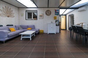 TV, books - House near village Vendée Globe Les Sables - 8 people (Les Sables-d´Olonne)