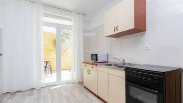 Apartment (A1) | Private kitchen | Electric kettle