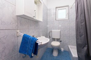 Apartment (A2) | Bathroom