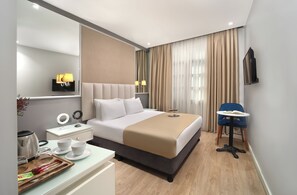Premium bedding, soundproofing, free WiFi, bed sheets - Ess Hotel (Istanbul)