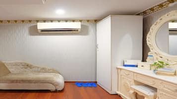 Standard Double Room | Desk, soundproofing, free WiFi