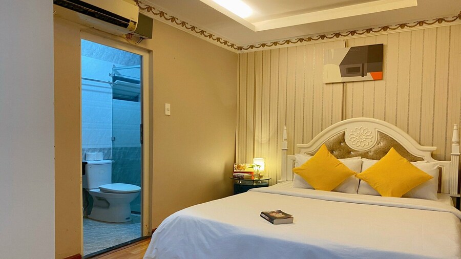 Crowne Bui Vien Hotel