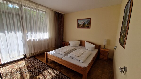 2 bilik tidur, seterika/papan seterika, Wi-fi percuma