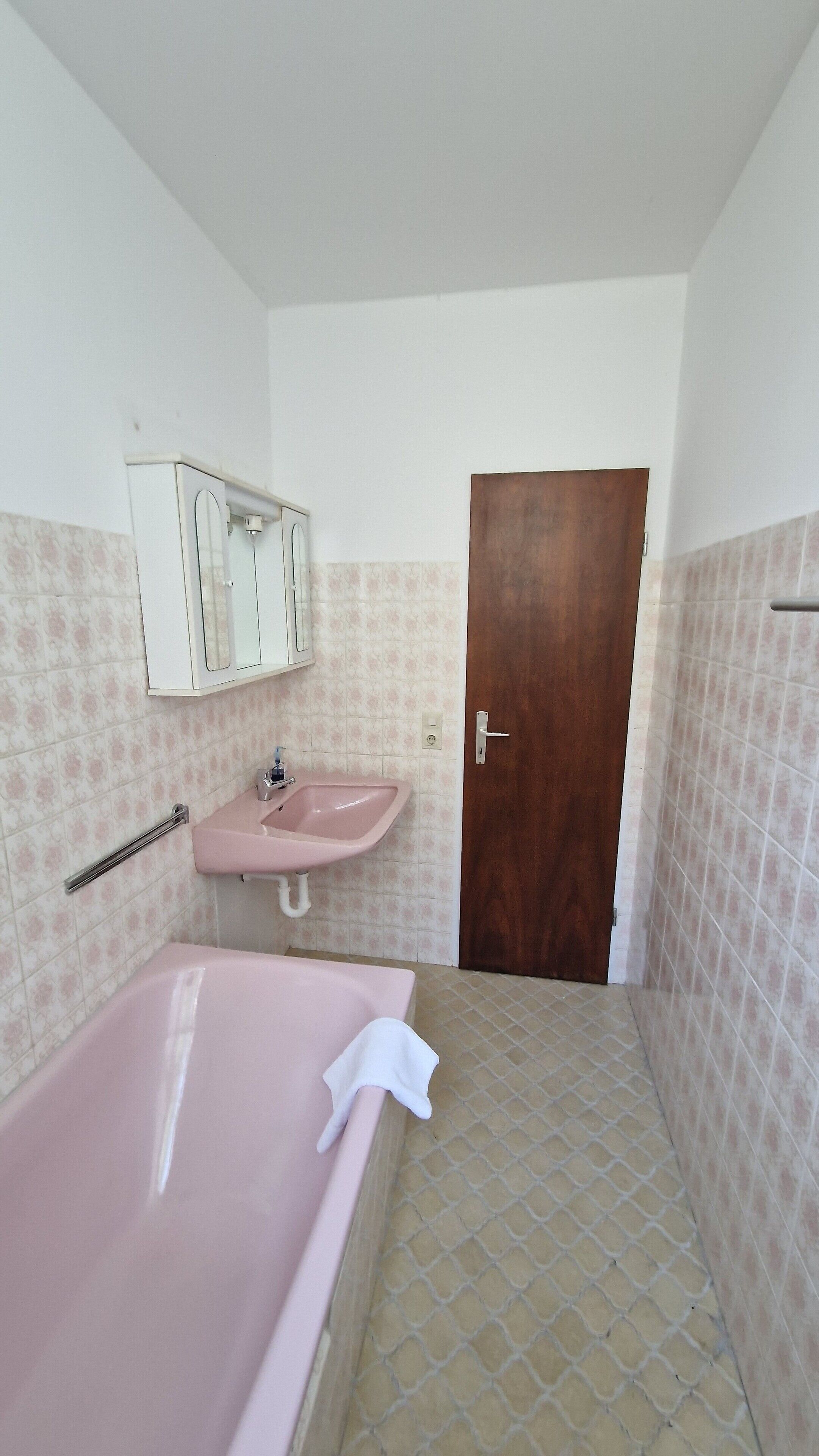 Kostenlose Toilettenartikel, Haartrockner, Handtücher, Seife