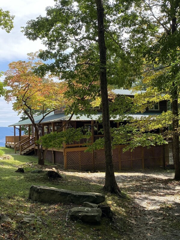 Property grounds - Cabin with beautiful mountain and valley views (Dunlap)