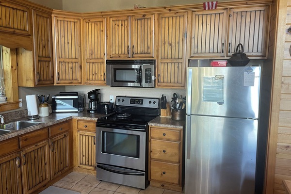 Frigorífic, microones, forn i placa de cuina