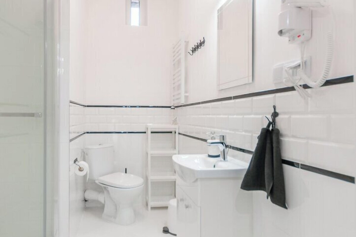 Basic Room, Non Smoking | Shared bathroom