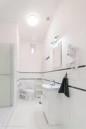 Shared bathroom - SuperApart Niepodległości 148 ROOMS  (Warsaw)