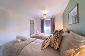3 bedrooms, iron/ironing board, free WiFi, bed sheets