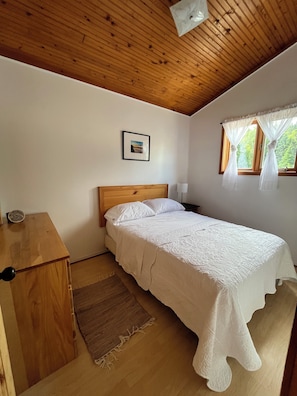2 bedrooms, bed sheets