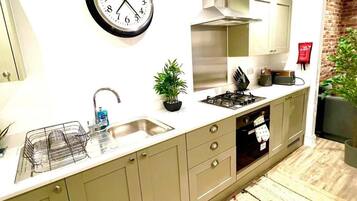 Apartment | Private kitchen | Fridge, microwave, oven, electric kettle