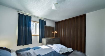Cozy Getaway Entire Home, Near Kluane Nat'l Park