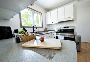 Fridge, microwave, oven, stovetop