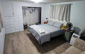 1 chambre, fer et planche à repasser, Wi-Fi, draps fournis