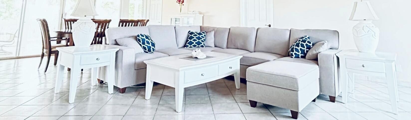 Smart-TV, Bücher, Stereoanlage, Drucker