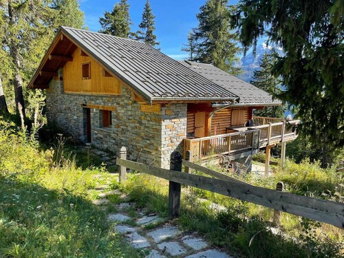 Chalet spacieux à La Rosière avec hammam et jacuzzi pour 15 personnes