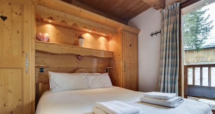 Chalet Montvalezan: 14 pers, 195m², jacuzzi, hammam, ski room, WIFI