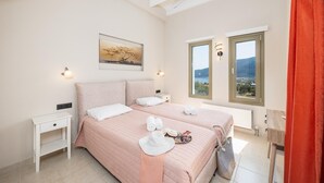 2 chambres, fer et planche à repasser, Wi-Fi, draps fournis