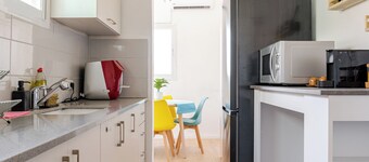 Spacious 7-bedroom apartment in nice Haifa with WiFi, AC