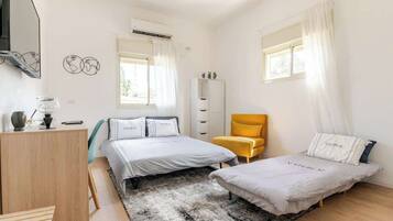 3 chambres, fer et planche à repasser, lit parapluie, Wi-Fi gratuit