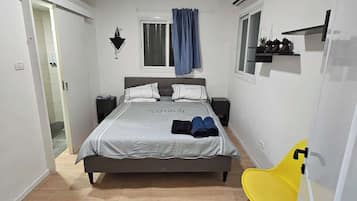 7 bedrooms, in-room safe, desk, iron/ironing board