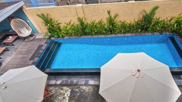 Kolam renang outdoor