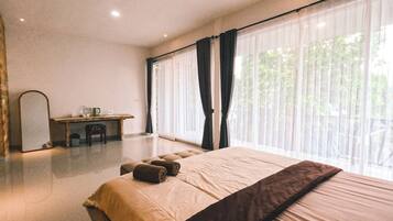 Kamar Double Grand, lantai eksekutif | Tempat tidur Select Comfort dan didekorasi berbeda-beda