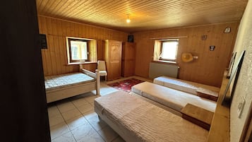 3 habitaciones, tabla de planchar con plancha y wifi