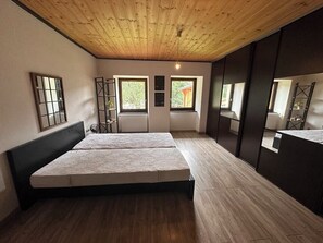 3 chambres, fer et planche à repasser, Wi-Fi