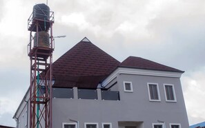 Apartment | Exterior - Bamgbose Apartments in Surulere, Lagos Nigeria (Lagos)