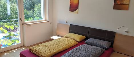 2 chambres, fer et planche à repasser, lit parapluie, Wi-Fi