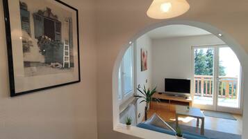 Fernseher, Tischtennisplatte