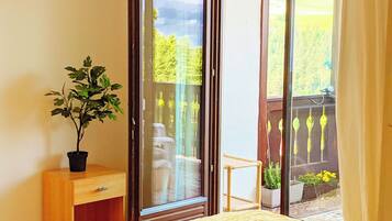 1 bedroom, iron/ironing board, travel crib, WiFi