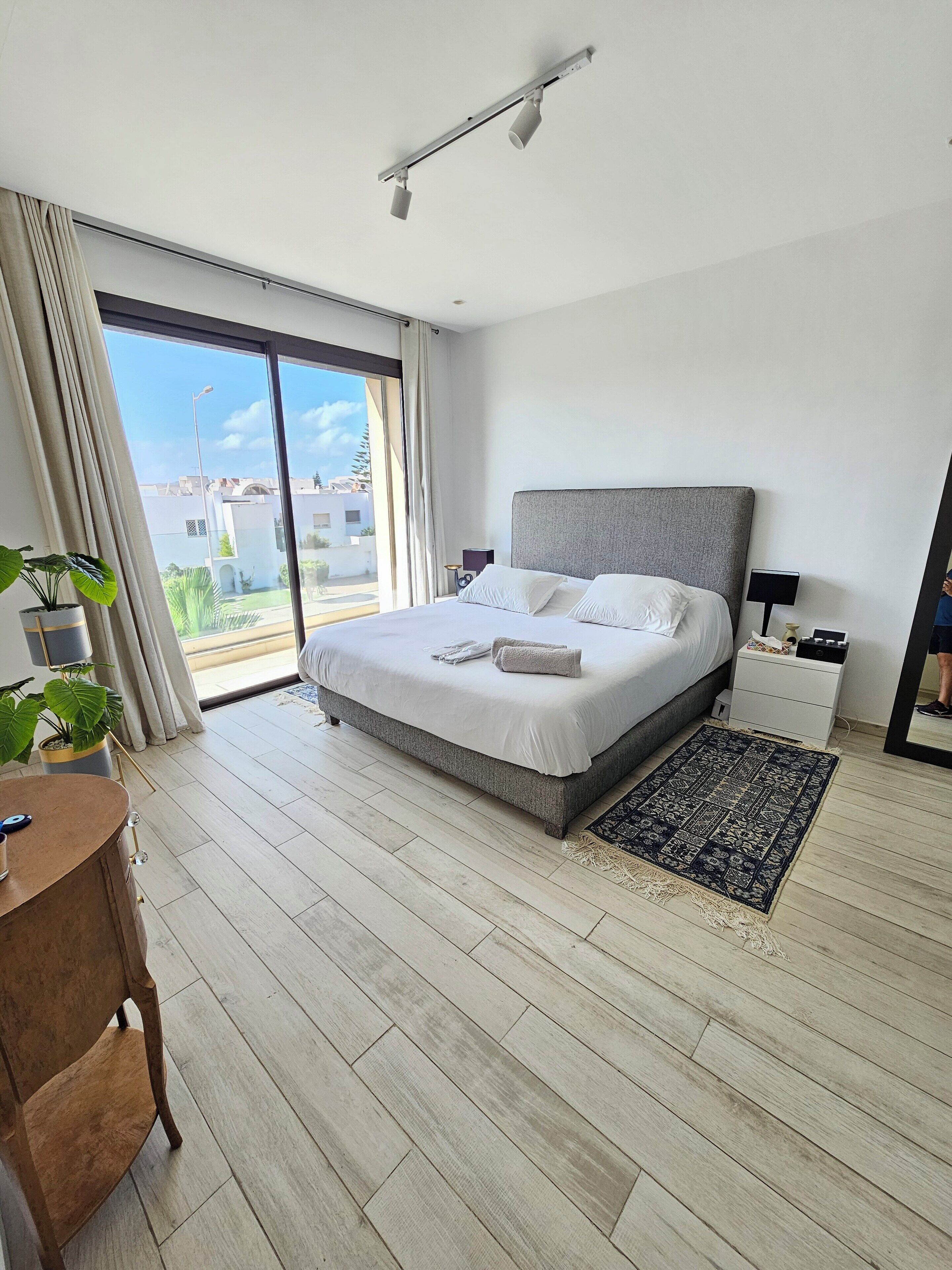 Villa de lujo, 3 habitaciones | Escritorio, tabla de planchar con plancha, wifi gratis