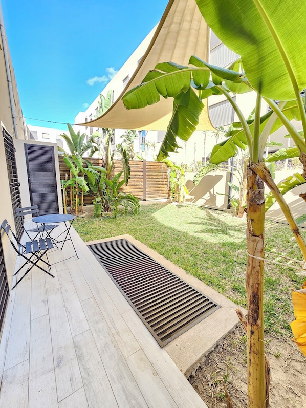 Vila superluxo, 3 quartos | Cozinha privada | Geladeira grande, micro-ondas, fogão, cooktop