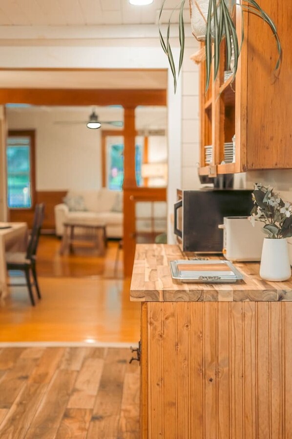 Interior - The 1910 Farmhouse Lake Placid (Lake Placid)