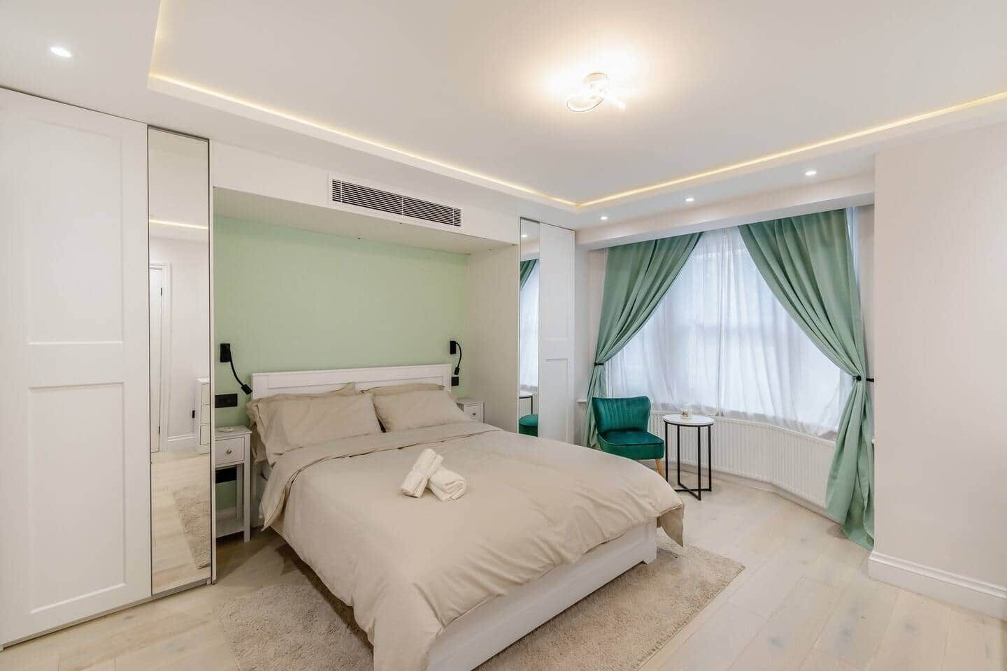 2 bedrooms, iron/ironing board, WiFi, bed sheets