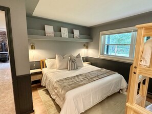 6 habitaciones, escritorio y tabla de planchar con plancha 
