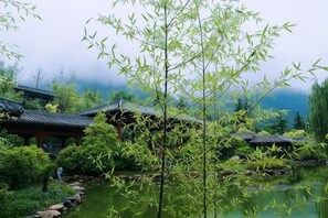 Unclassified image, 3 of 112, button - Jinshan Hotel (Danfeng)