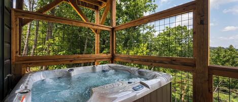 Tina de hidromasaje al aire libre