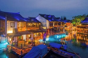 المنشأة من الخارج