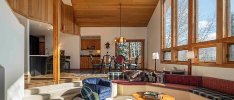 Smart TV, fireplace, offices, computer monitors