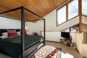 3 Schlafzimmer, Schreibtisch, Bügeleisen/Bügelbrett, Reisekinderbett